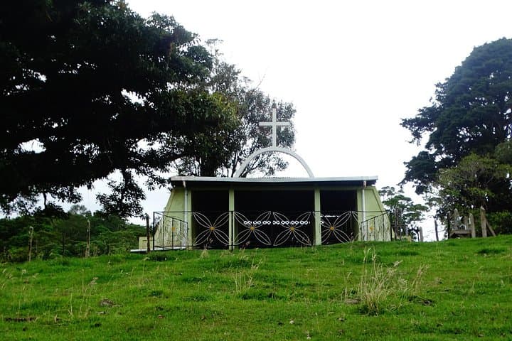Hiking El Quetzal Private Reserve: Birding Trails Near San José photo 2