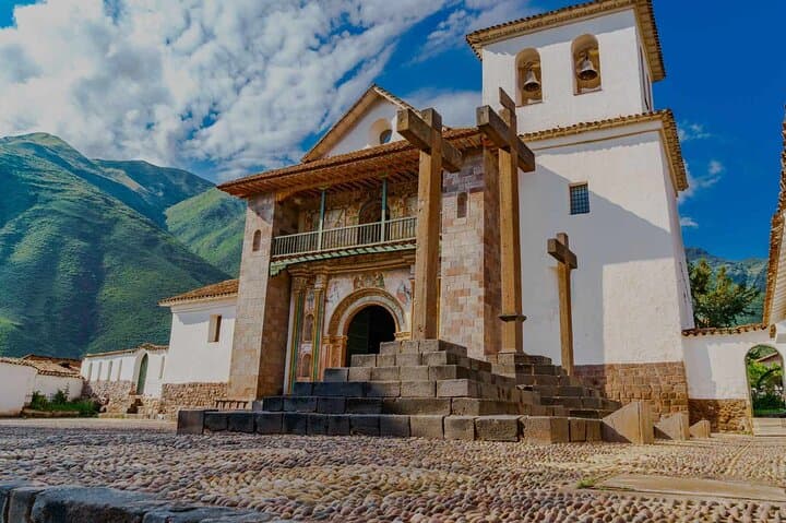 Route of the Sun: Full-Day Cusco to Puno Tour via Andahuaylillas, Raqchi & Pukará