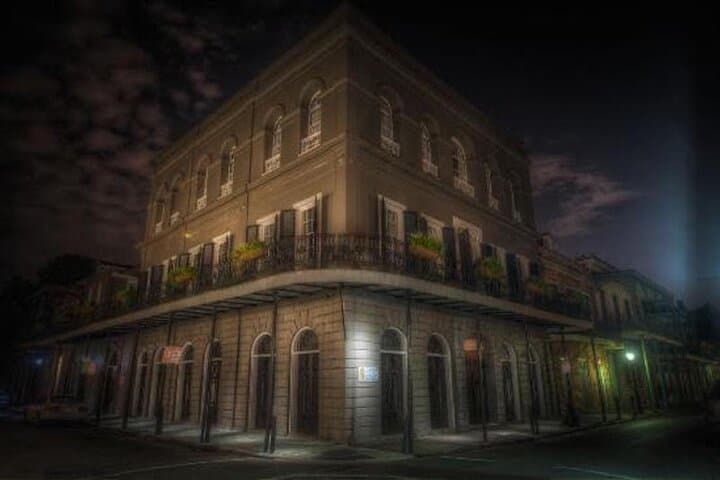 French Quarter Haunted Walking Tour: Small-Group Night Ghost Walk in New Orleans