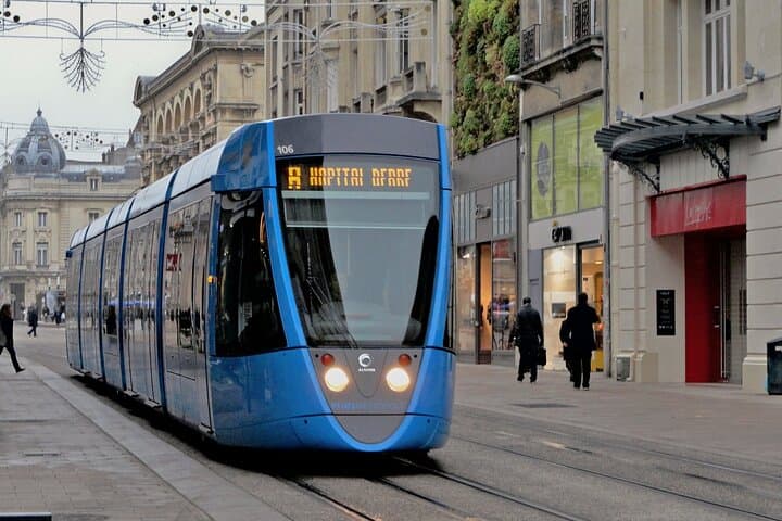 Private Transfer Paris to Reims with 2-Hour Stop in Epernay — Avenue de Champagne photo 2