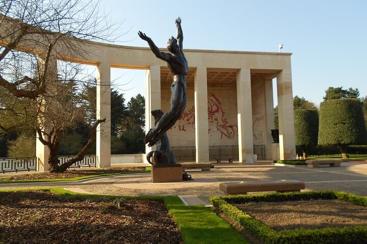 Exploring History: Private Normandy D-DAY Tour from Le Havre