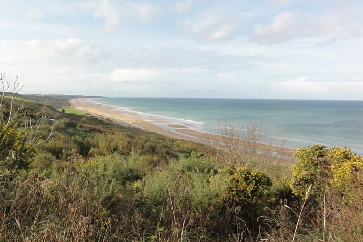 Private 8-Day WWII Tour from Paris: D-Day Beaches, Holocaust Memorials & Oradour-sur-Glane