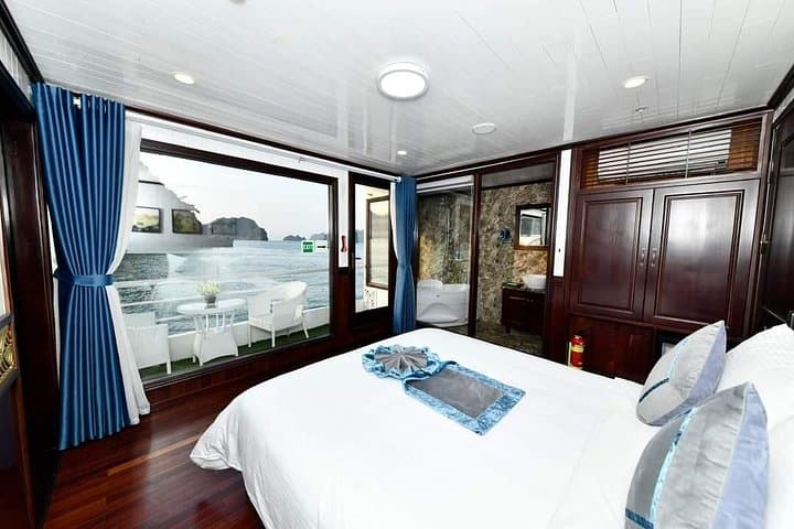 Sapphire Cruise: 2-Day Luxury Halong & Lan Ha Bay Seaview Balcony Cruise photo 1