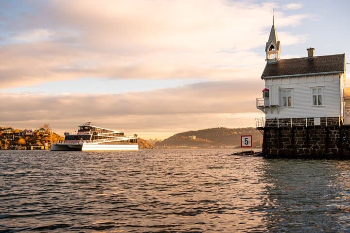Oslofjord Electric Cruise: Sustainable Sightseeing from Langkaia