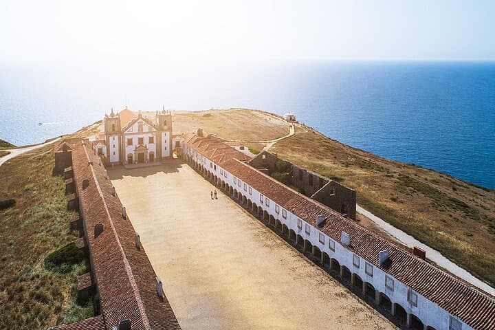 Arrábida & Sesimbra Day Tour from Lisbon: Coastal Cliffs, Beaches & Wine Tasting photo 3