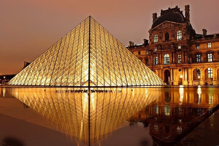 Private Full-Day Paris Tour: Louvre, Eiffel, Notre-Dame with Skip-the-Line Access photo 2