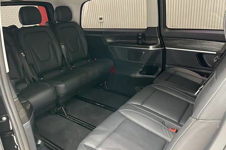 Dubai Luxury Private Airport Transfer — Mercedes Viano Door-to-Door Service photo 6
