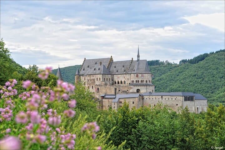 Luxembourg Nature and Castle Day Trip — Mullerthal, Vianden & Echternach photo 6