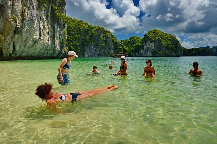 2-Day La Pandora Cruise: Halong & Lan Ha Bay Overnight Cruise photo 3