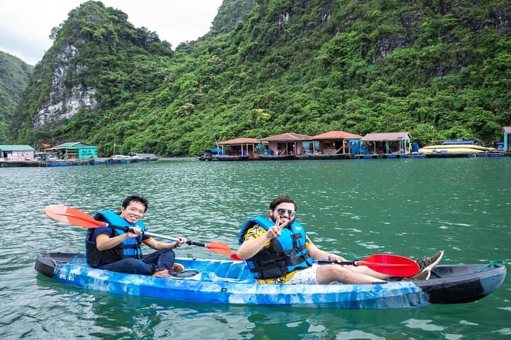 Halong Bay 7-Hour Amazing Sails Luxury Day Cruise from Bai Tu Long photo 5