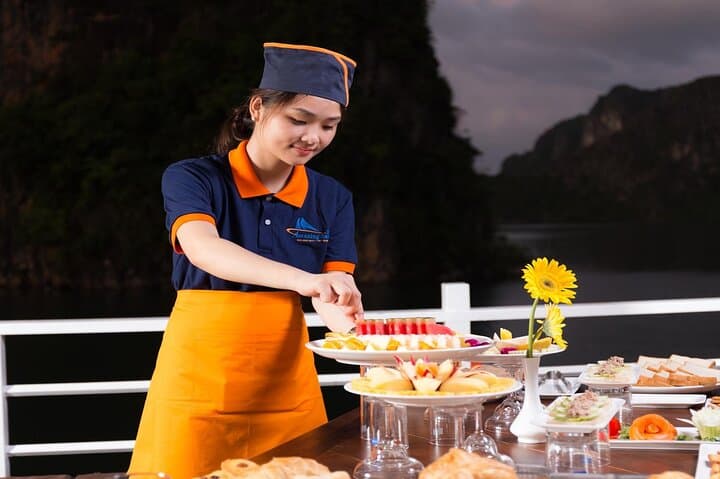 Halong Bay 7-Hour Amazing Sails Luxury Day Cruise from Bai Tu Long photo 6