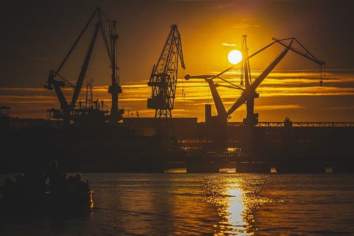 Gdańsk Shipyard Sunset Cruise: 90-Minute Galley Boat Tour on the Motława photo 4