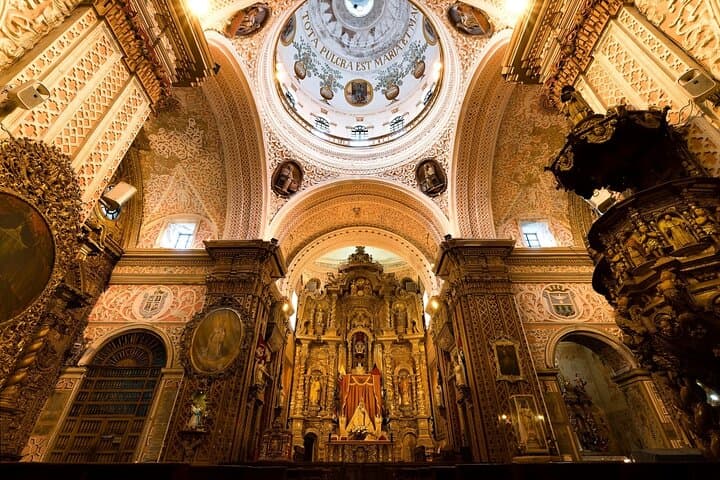 Private Walking Tour of San José: Central Market, National Theatre & Hidden Gems photo 4