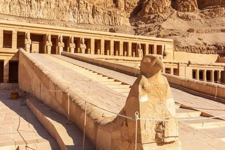 4-Day Luxury Nile Cruise from Aswan to Luxor with Hot Air Balloon photo 2