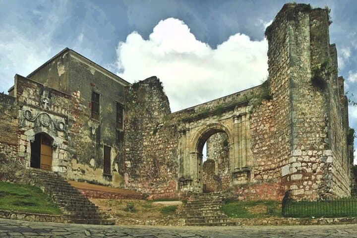 Colonial Zone Walking Tour — Half-Day All-Inclusive Santo Domingo Experience