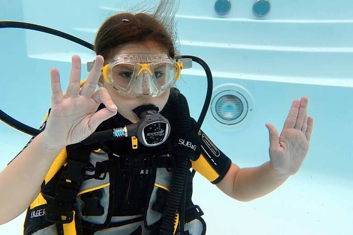 Try Dive in Thurgau: Introductory PADI Pool Experience Near Lake Constance photo 2