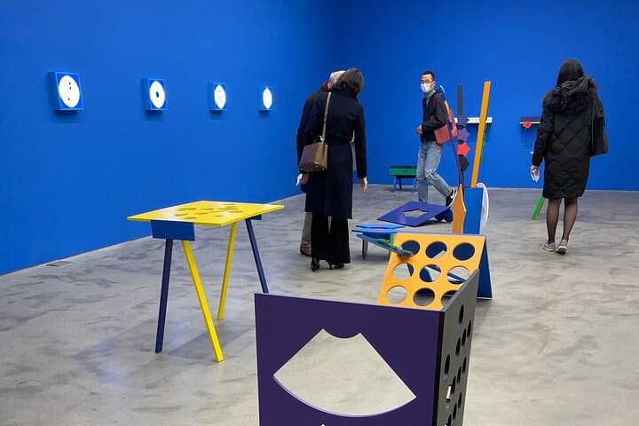 Gangnam Art Tour: Private Cheongdam Gallery Walk in Seoul photo 2
