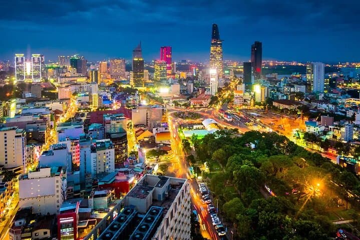 Full-Day Private Ho Chi Minh City Tour: Markets, Temples & History photo 4