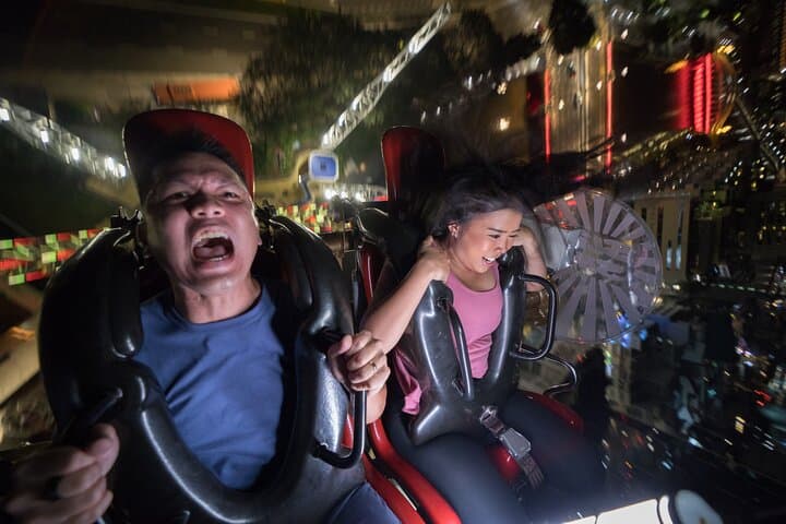 Asia's Tallest Slingshot: 160 km/h Launch Over Clarke Quay, Singapore photo 2