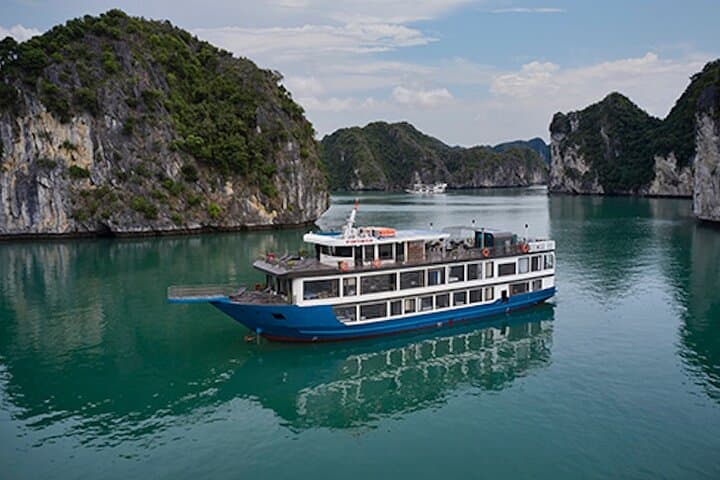 Lan Ha Bay 2-Day La Pandora Boutique Cruise — Overnight Ha Long Bay Experience photo 1