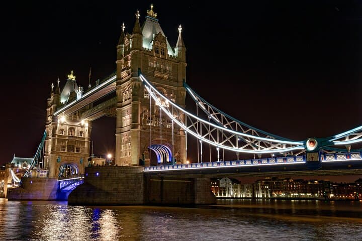 Postcard London: Thames Walk from London Bridge to Tower Bridge photo 2