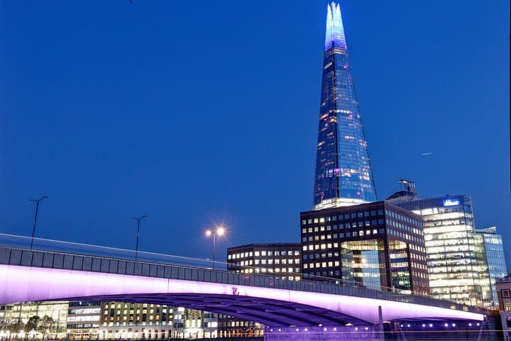 Postcard London: Thames Walk from London Bridge to Tower Bridge photo 4