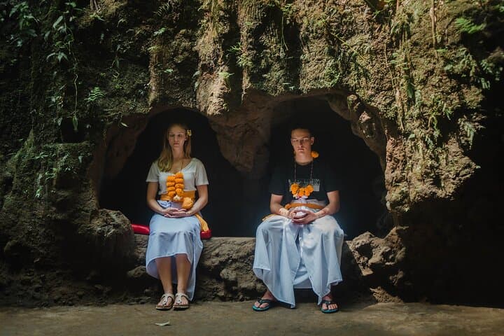 Balinese Spiritual Healing: Palm Reading, Purification & Usada Bali Consultation photo 3