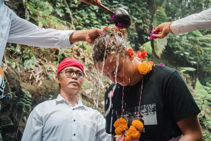 Balinese Spiritual Healing: Palm Reading, Purification & Usada Bali Consultation photo 4