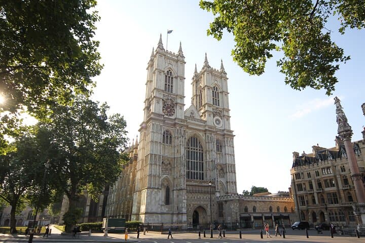 Inside Westminster Abbey: Audio-Guided Entry to Britain’s Coronation Church photo 6