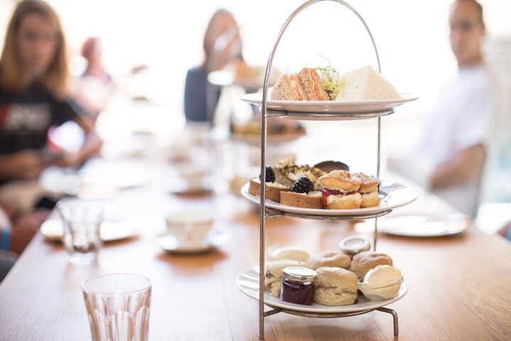 Royal London: Changing of the Guard, Westminster Abbey & Afternoon Tea Experience photo 3