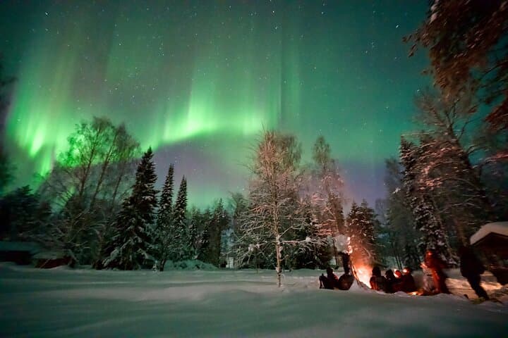 Lakeside Northern Lights at a 100-Year-Old Lapland Cottage photo 2