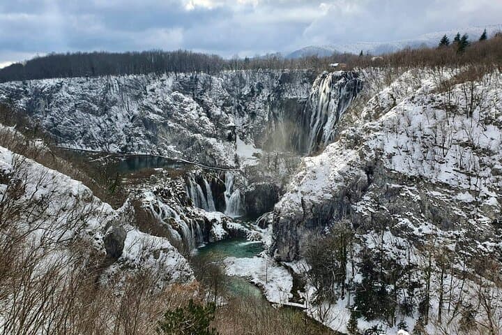 Plitvice Lakes Day Tour from Zagreb to Split — Private Transfer & Park Highlights photo 4