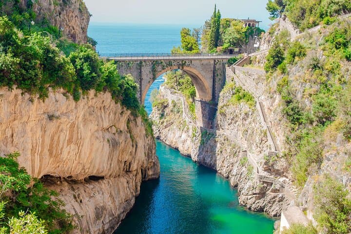 Sunset Gozzo Cruise Along the Amalfi Coast — Small-Group Boat Tour with Drinks photo 3