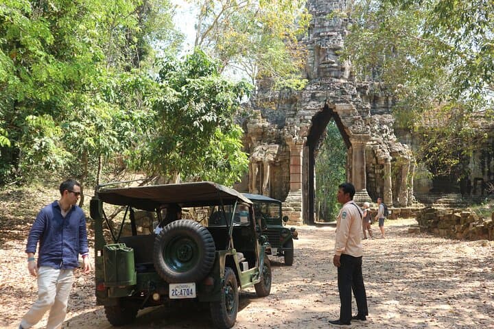 Private Offbeat Angkor Jeep Tour: Explore Angkor Wat, Bayon & Ta Prohm