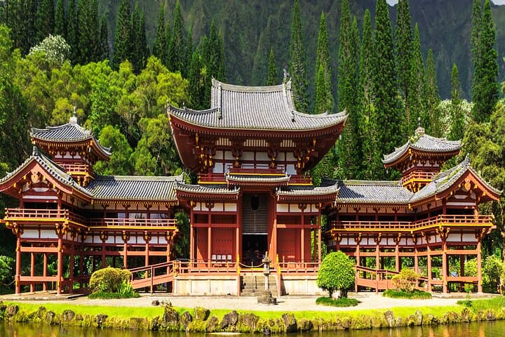 Oahu Grand Circle Island Tour: North Shore, Byodo-In Temple & Snorkel photo 3