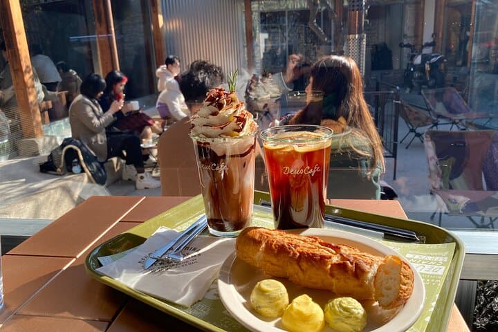 Hidden Cafes of Bukchon Hanok Village: Local Seoul Coffee Walk