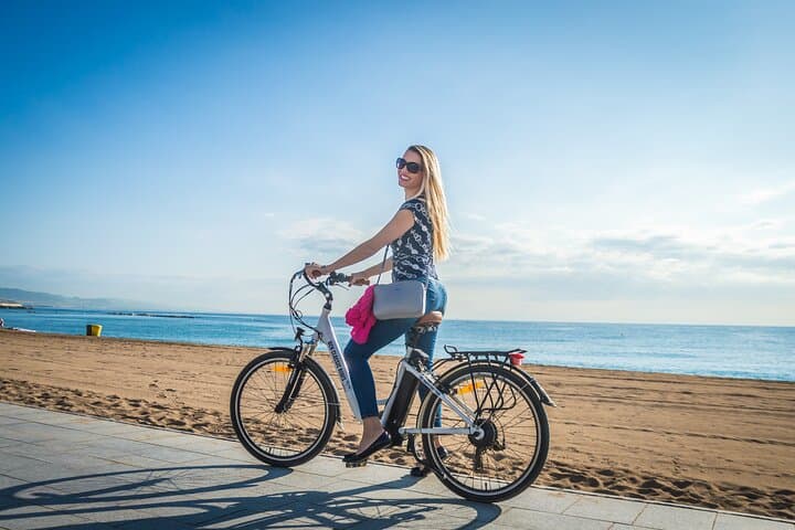 Private Barcelona E-Bike Photography Tour: Capture the City by Electric Bike photo 4