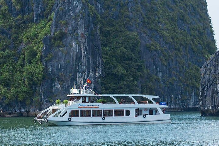 Halong Bay Deluxe Day Cruise with Private Expressway Transfer photo 3
