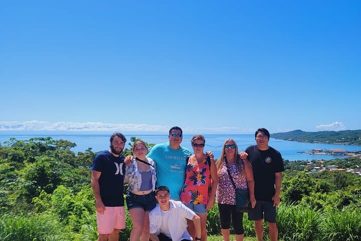 Private Roatán Island Tour and Snorkel at West Bay Beach photo 2