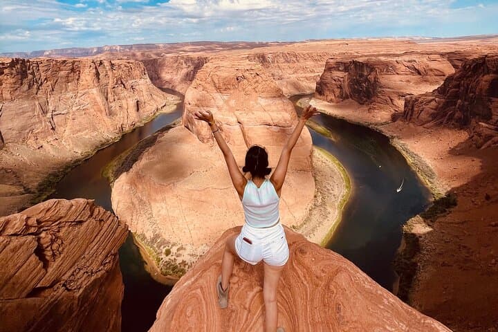 Exploring Upper Antelope Canyon and Horseshoe Bend: A Half-Day Adventure from Page, Arizona photo 5