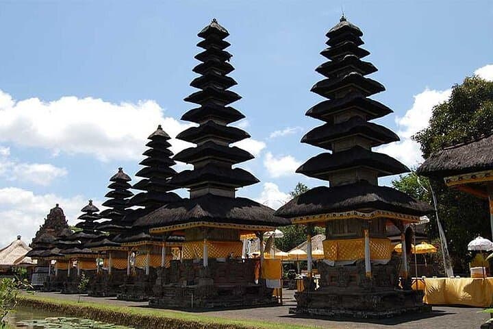 Ubud Swing and Temple Day Tour: Hideaway Swing, Ulun Danu & Tanah Lot Sunset photo 3