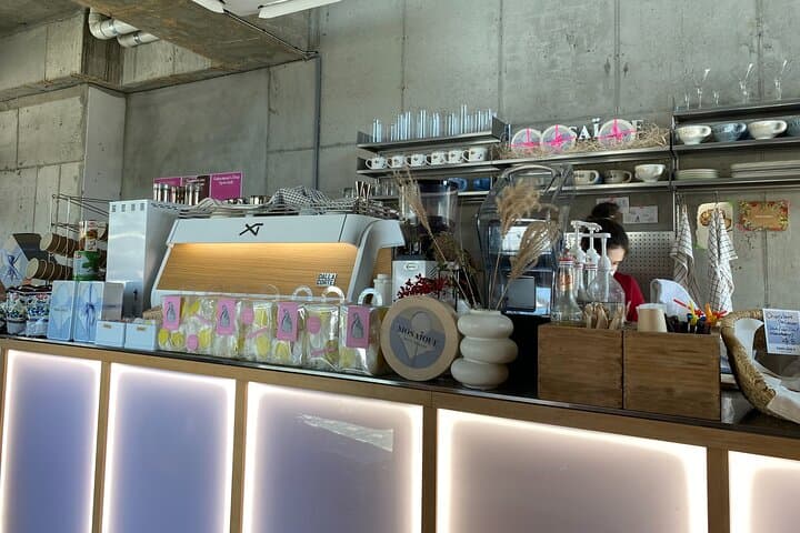 Hidden Cafes of Bukchon Hanok Village: Local Seoul Coffee Walk photo 3