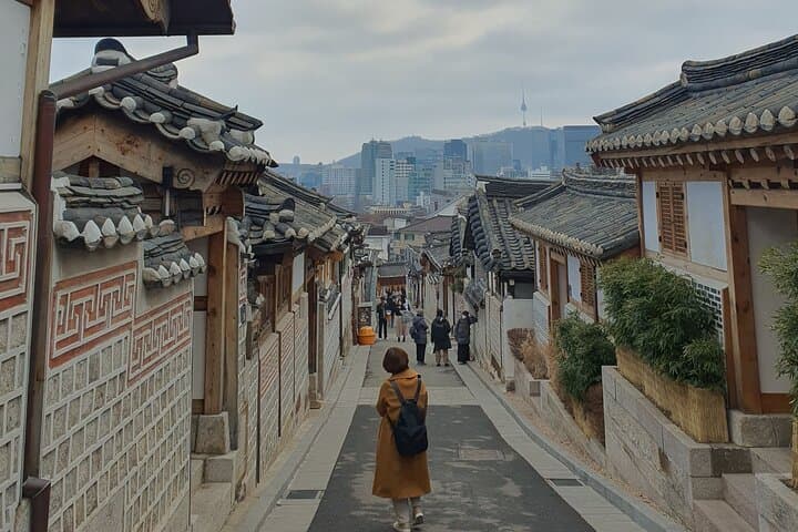 Hidden Cafes of Bukchon Hanok Village: Local Seoul Coffee Walk photo 5
