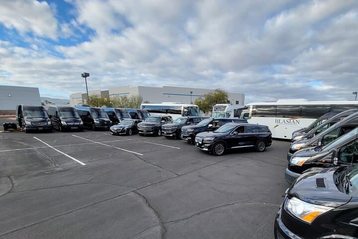 Phoenix Sky Harbor Private Sedan Transfer — PHX Round-Trip Sedan Transportation