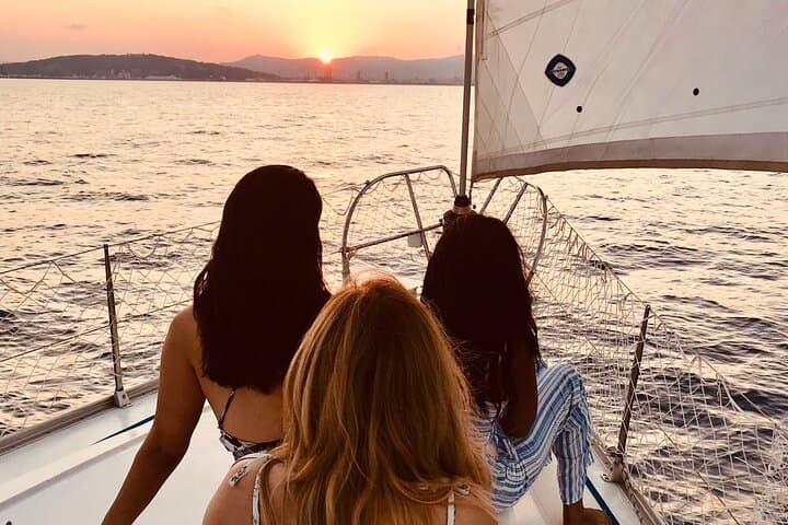 Barcelona Sunset Sailing: Two-Hour Open-Bar Cruise from Port Olímpic photo 2
