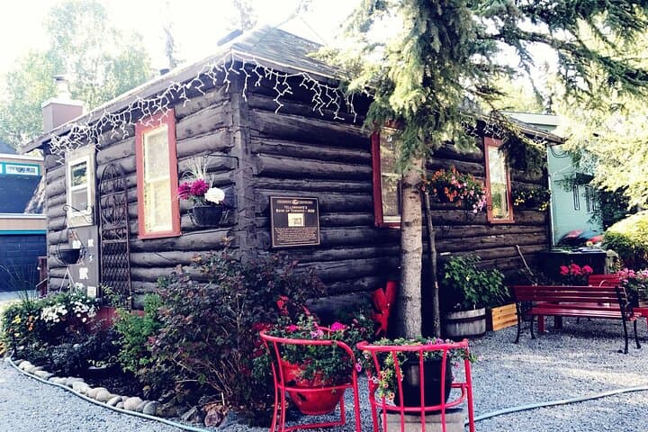 Yellowknife City Tour: Explore the Aurora Capital and Diamond History photo 6