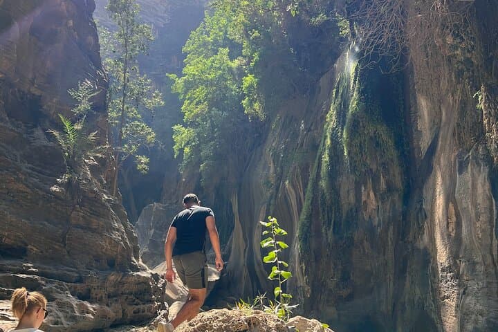 Wadi Lajab Canyon Hike: Abha's Desert-Valley Waterfalls & Black Mountain
