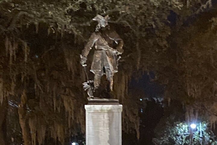 Savannah History Walking Tour — Oglethorpe Square to Colonial Cemetery photo 2