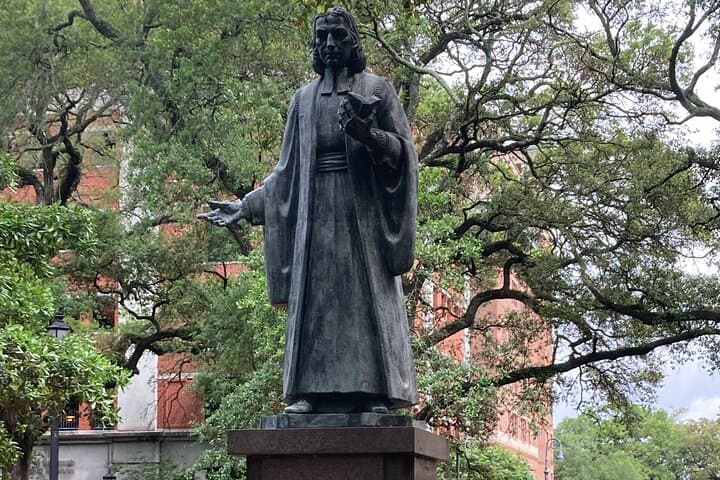 Savannah History Walking Tour — Oglethorpe Square to Colonial Cemetery photo 5