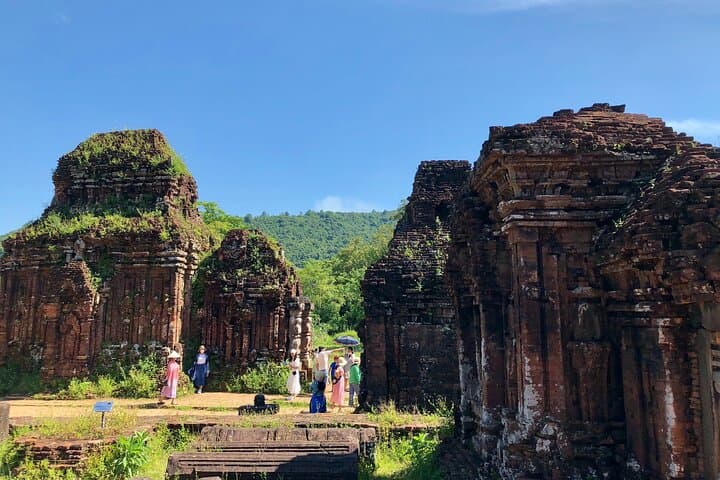 My Son Sanctuary & Le Duc Ha Terracotta Workshop: Private Jeep Tour from Hoi An or Da Nang